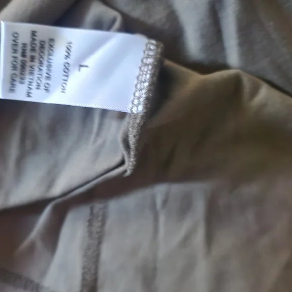 Essentials - Picture 5 of 5